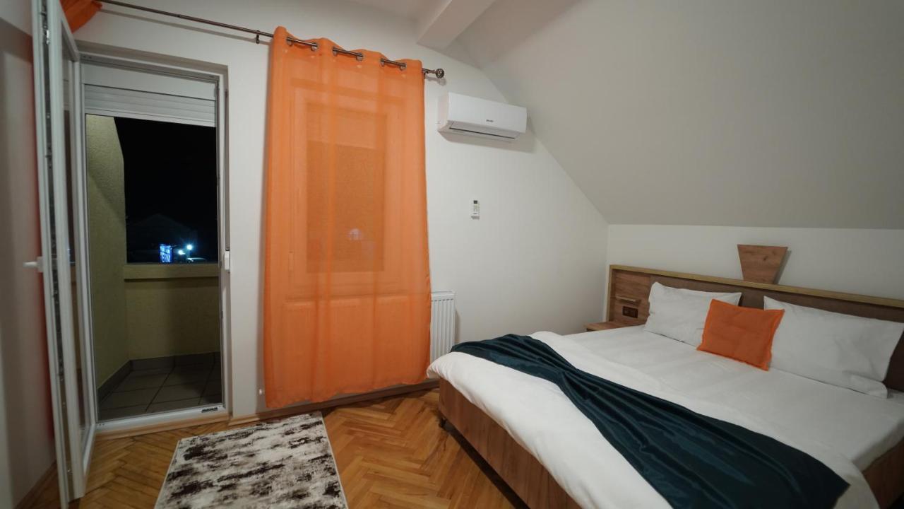 Madigan'S Hotel Kosovo Polje Exterior foto