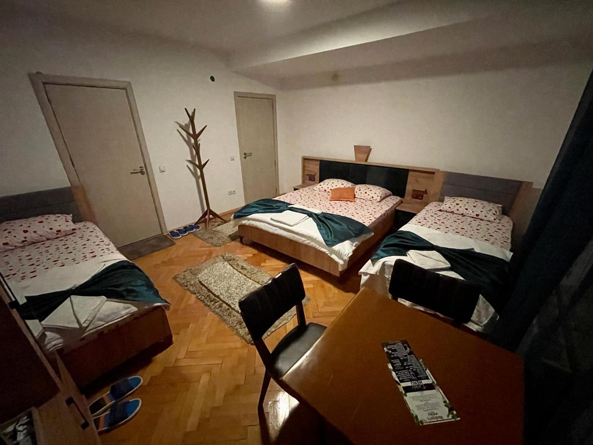 Madigan'S Hotel Kosovo Polje Exterior foto